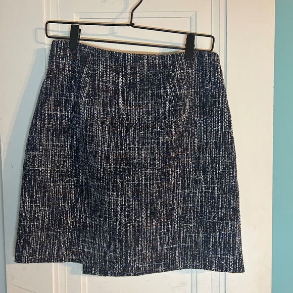 LOFT Tweed Button Trim Mini Wrap Skirt Women's Size 0 - Picture 2 of 2